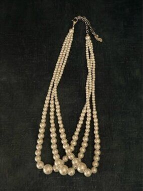 Triple layer faux pearl necklace